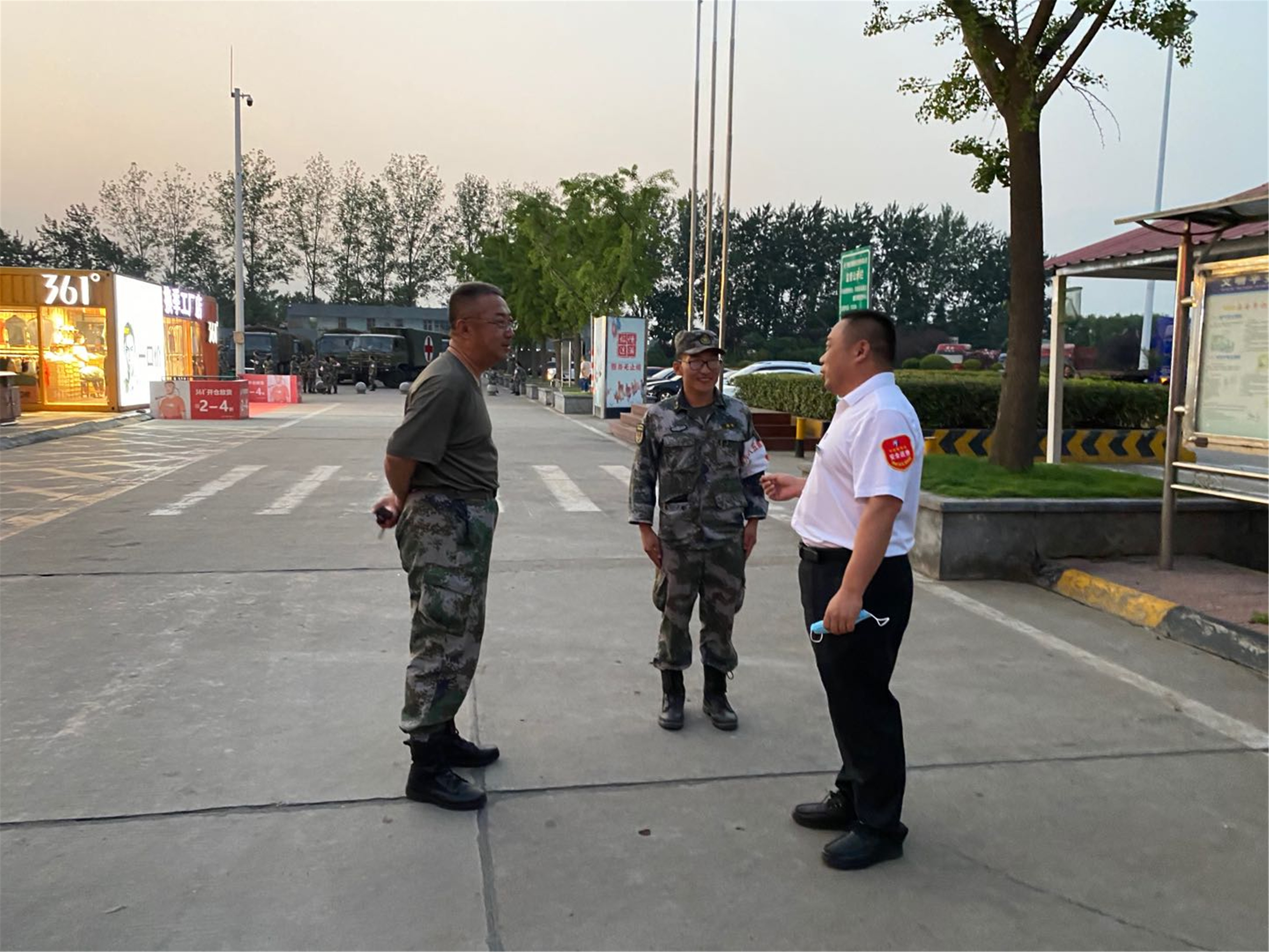 接待部隊 (1).jpg 接待部隊 (1).jpg